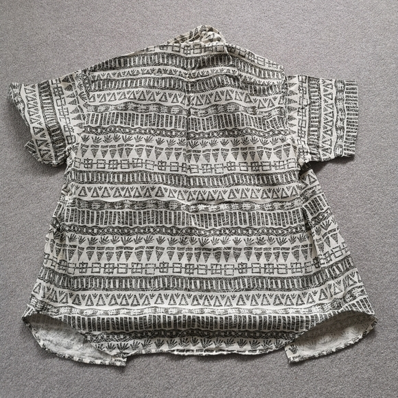 Vintage Shirt with a Funky Print - Picture 3 of 4